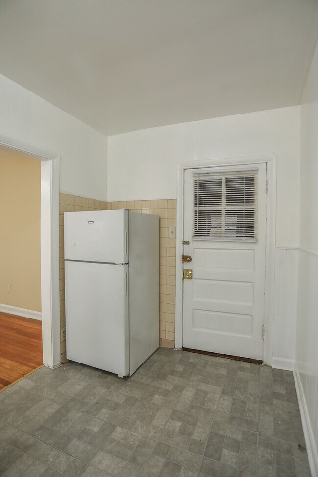 Building Photo - 4730 W Addison St