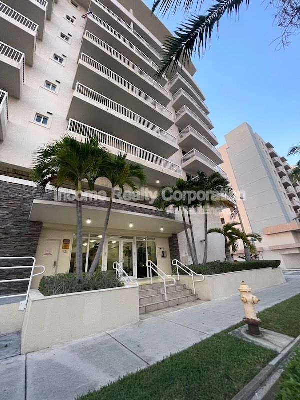 Foto del edificio - 2400 SW 27th Ave