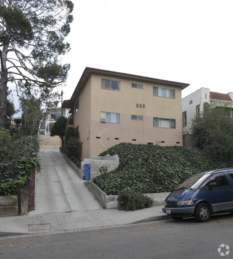Primary Photo - 626 N La Fayette Park Pl