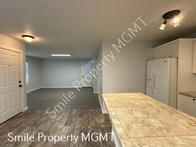 Foto del edificio - 3 Bedroom House in Happy Valley