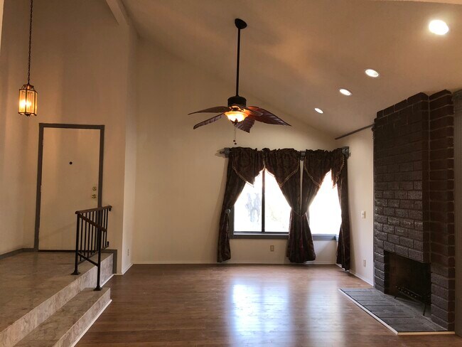 Entry / Living - 49 Rising Hill Rd