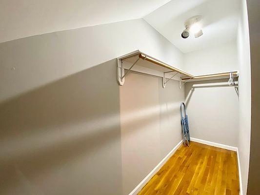 Foto del edificio - 2 bedroom in BRONX NY 10465