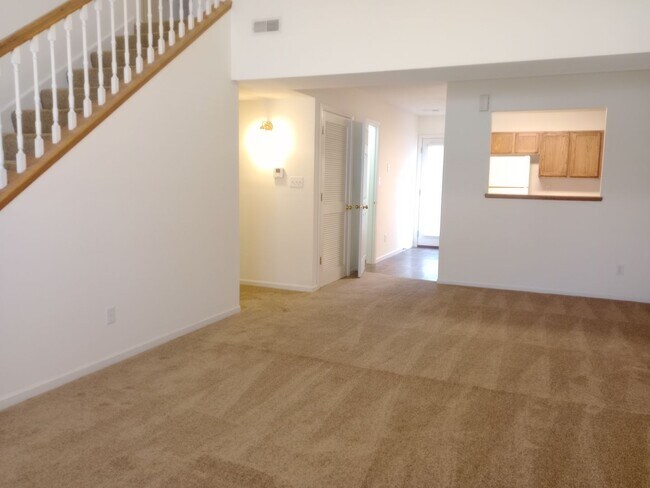 Foto del edificio - 1729-1731-1731 Louise Cir