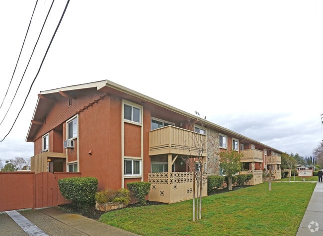 Foto del edificio - Carmel Park Apartments