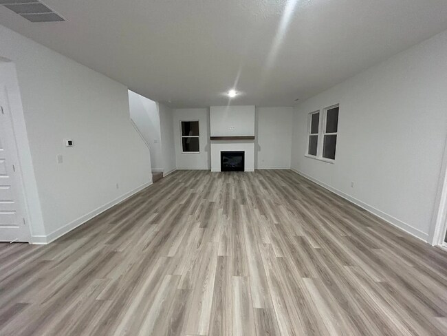 Foto del edificio - 7307 Darley Ln