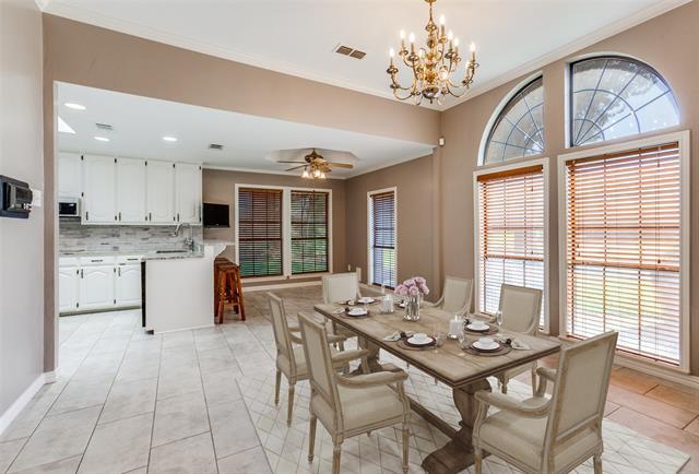 Foto del edificio - 10127 Chisholm Trail