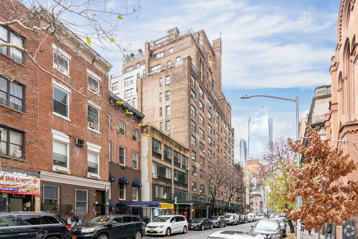Primary Photo - 140 E 28th St