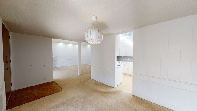 Building Photo - 850 S Orange Grove Blvd
