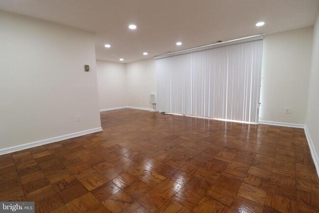 Foto del edificio - 3338 Huntley Sq Dr