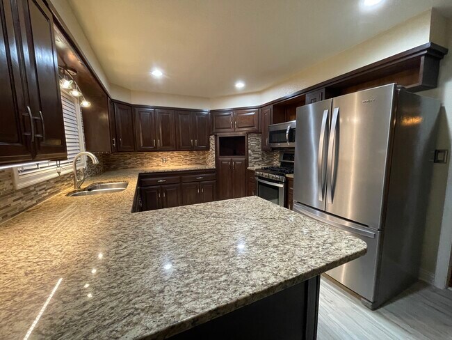 Foto del edificio - 3252 N Old Wire Rd