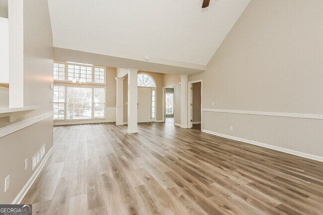 Foto del edificio - 953 Saddle Brooke Dr