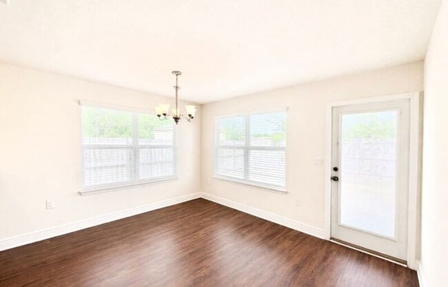 Foto del edificio - 5167 Carmell Ridge Cir