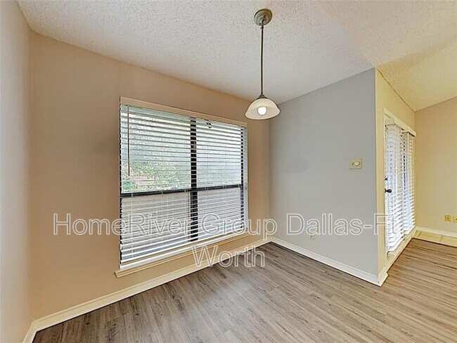 Foto del edificio - 2105 Calico Ln
