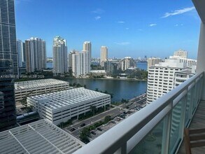 Building Photo - 950 Brickell Bay Dr