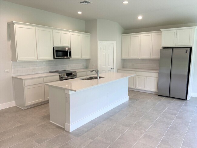 Foto del edificio - 9705 Evening Canopy Dr