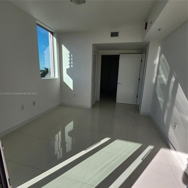 Building Photo - 7661 NW 107th Ave