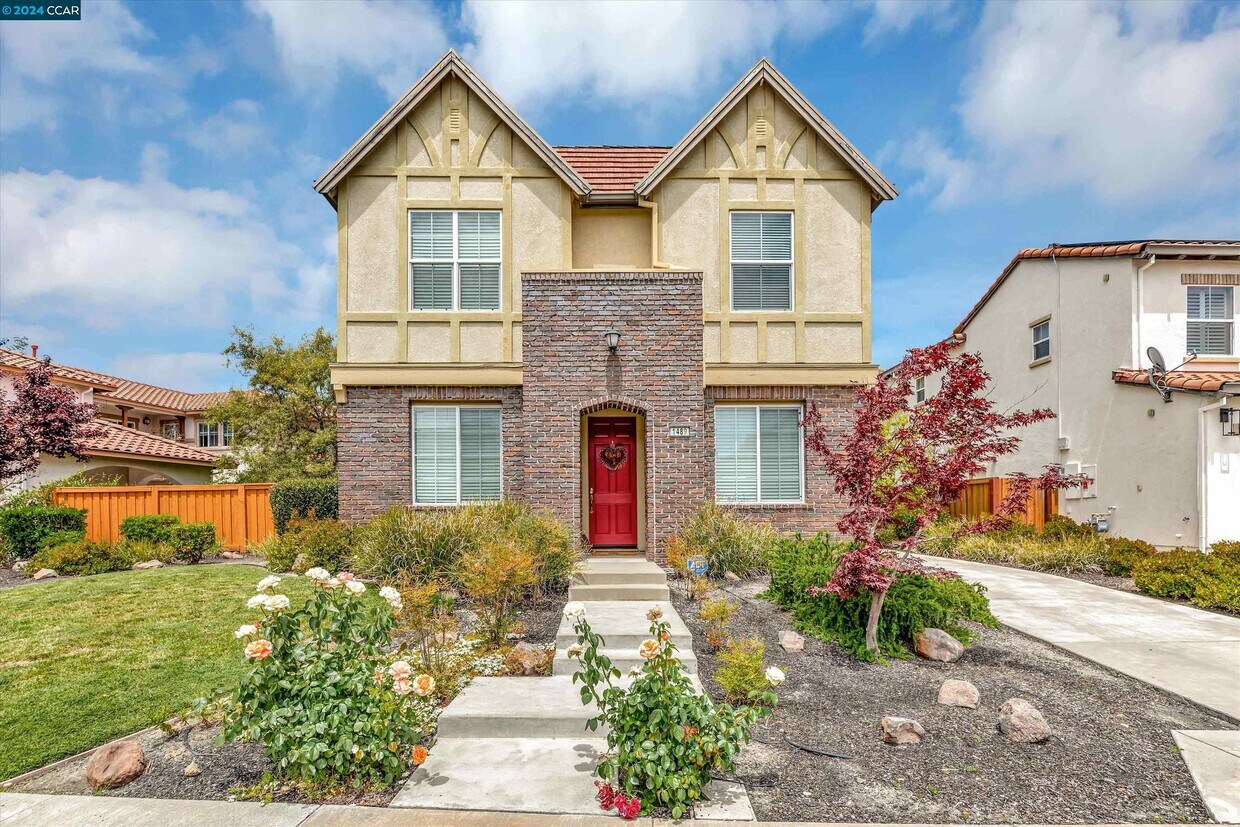 Primary Photo - 1489 Menton St