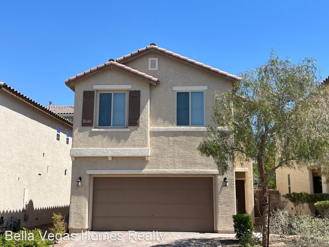 3 br, 2.5 bath House 10562 Siesta Key St House Rental in Las Vegas