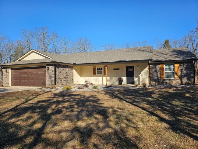Foto del edificio - Beautiful 3 Bed 2 Bath Home on 2.5 Acres f...
