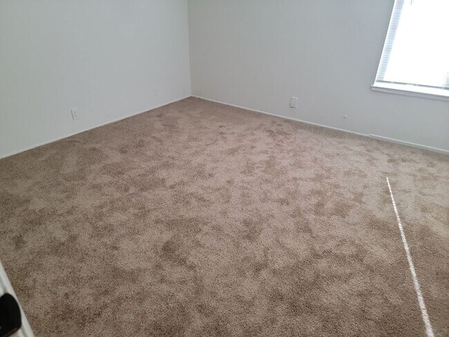 Foto del edificio - Spacious 2 bedroom Townhouse