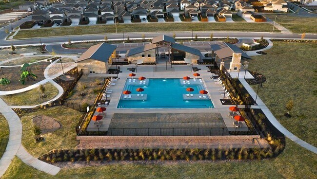 Foto del edificio - 108 Makinaw Rd