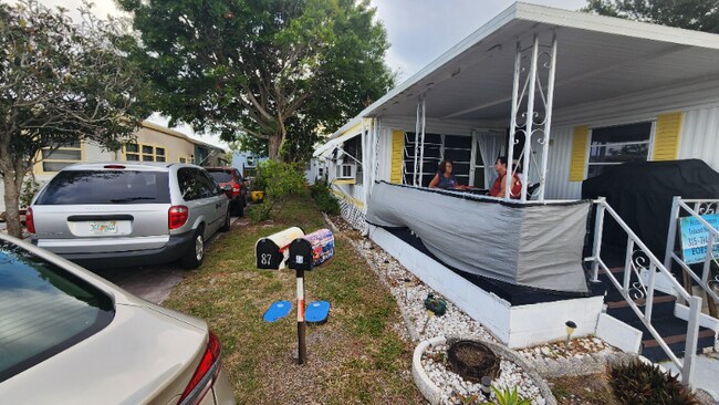 Foto del edificio - 2023 St Lucie Blvd