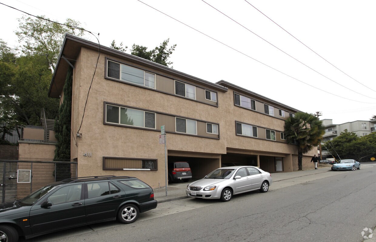 Building Photo - 411 Macarthur Blvd