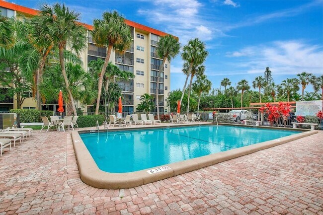 Foto del edificio - 2350 NE 14th Street Causeway