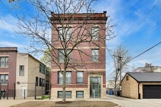 Building Photo - 2114 W Byron St