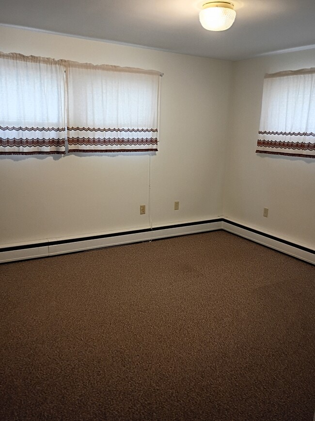 Foto del edificio - 445 Schaeffer Rd