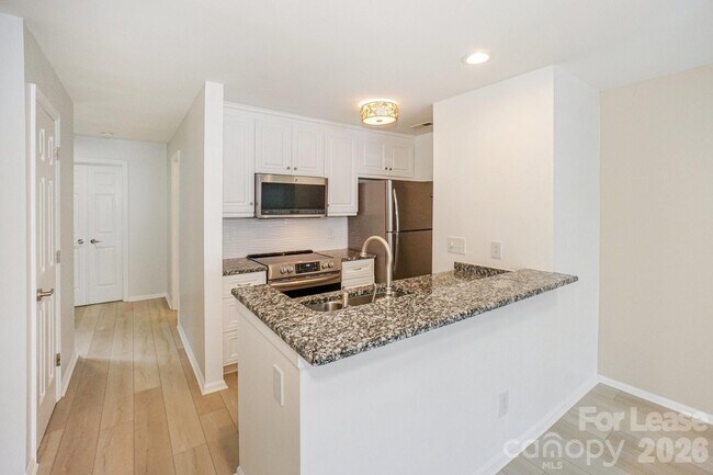 Building Photo - 368 Northwest Dr