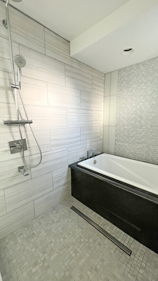 Foto del edificio - 372 Robbins Dr