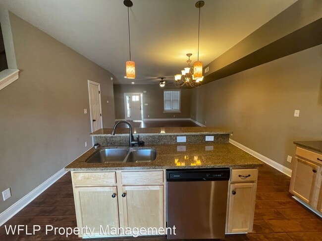 Building Photo - 3 br, 2.5 bath House - 129 Portico St