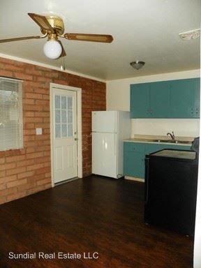 Building Photo - 900 S Dorsey Ln