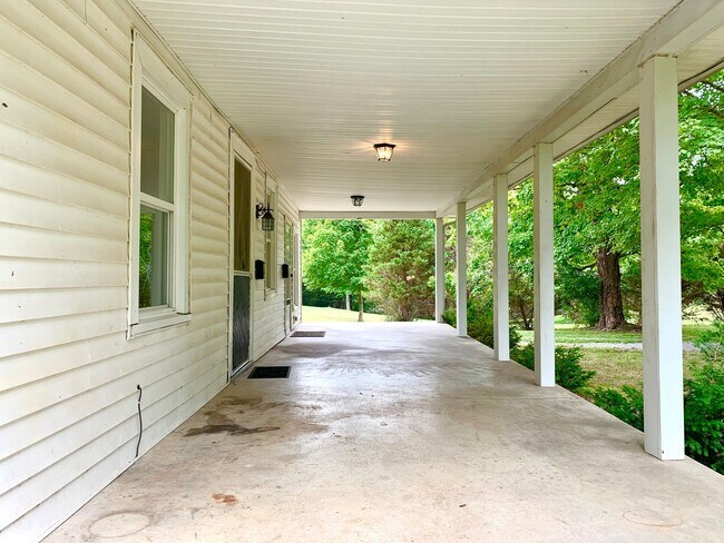 Building Photo - 2173 Old Russellville Rd