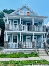Building Photo - 76 Pembroke Ave