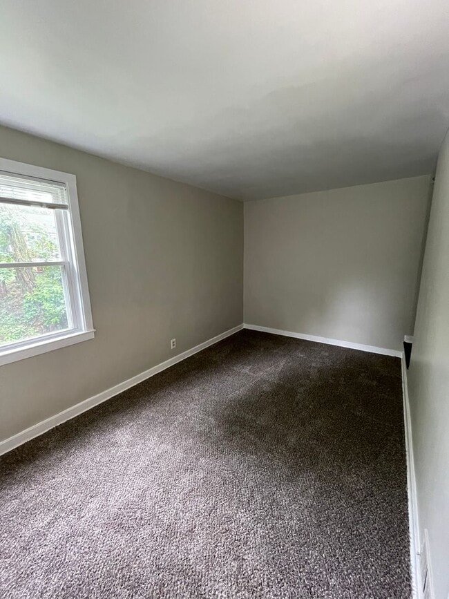 Photo - 422-426 Cedar Drive Apartment