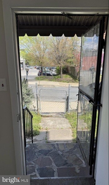 Foto del edificio - 613 Homestead St