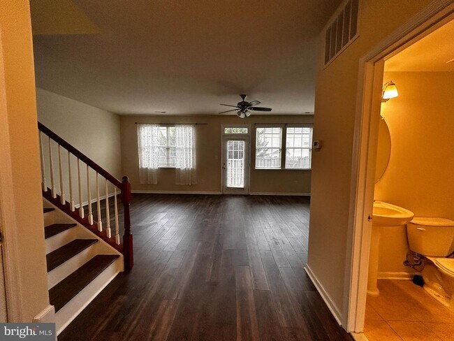 Foto del edificio - 212 Bowling Green Cir