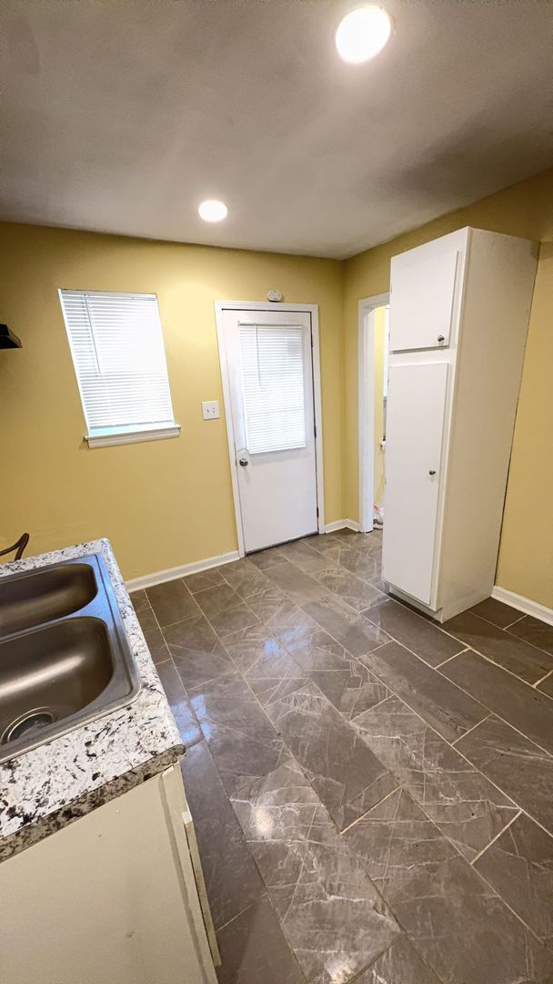 Building Photo - Cute Duplex in Prospect Park