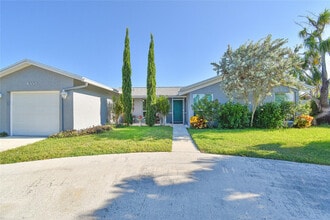 Building Photo - 6550 Country Wood Way