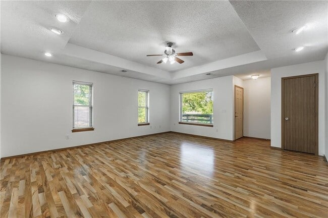 Foto del edificio - 2109 Oakwood Ave