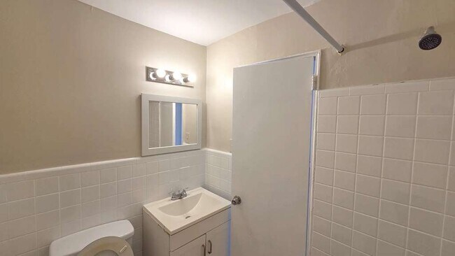 Foto del edificio - 5846 N Marvine St