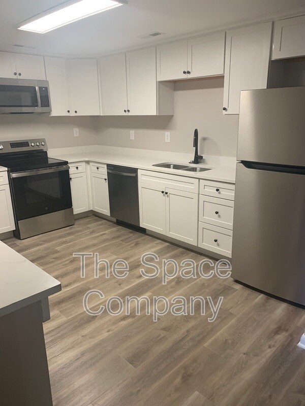 Foto del edificio - 1118 Gunn Ave