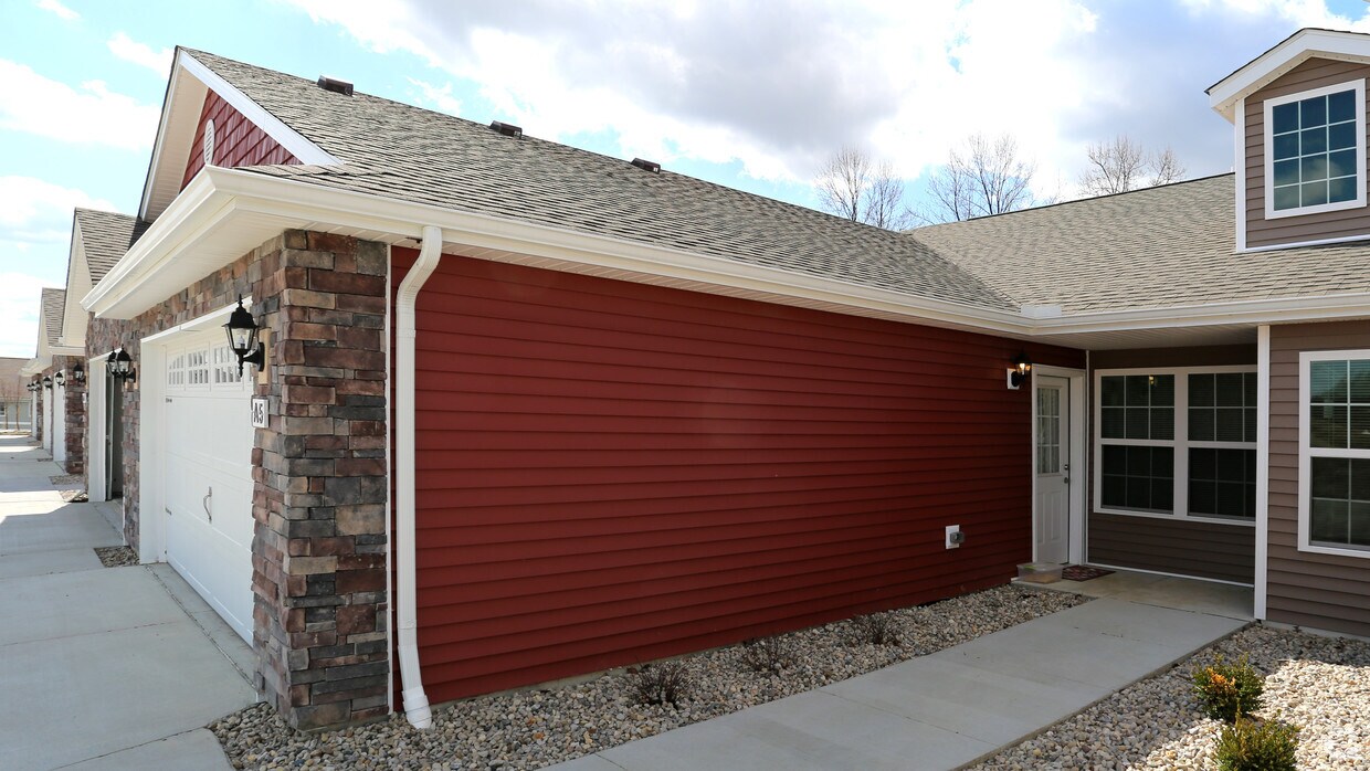 Redwood Lebanon Apartments in Lebanon, OH