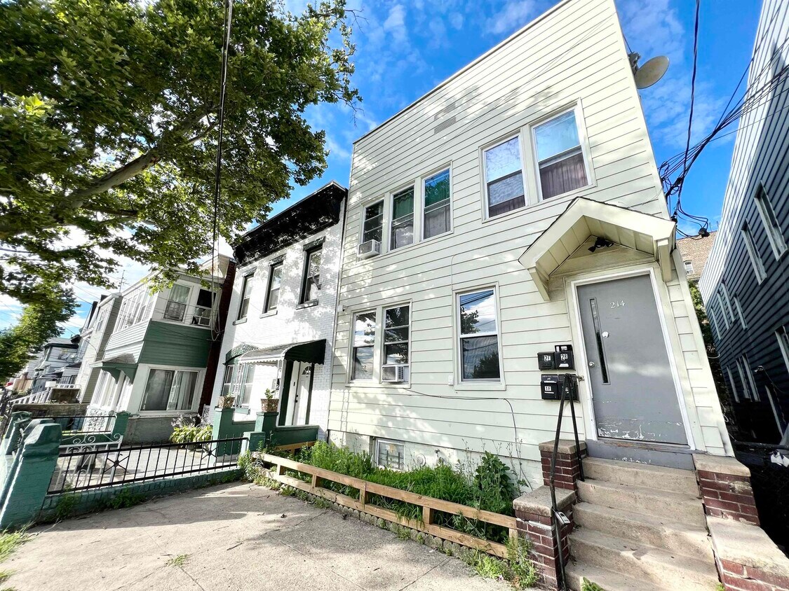 214 Neptune Ave Unit 1R, Jersey City, NJ 07305 Condo for Rent in