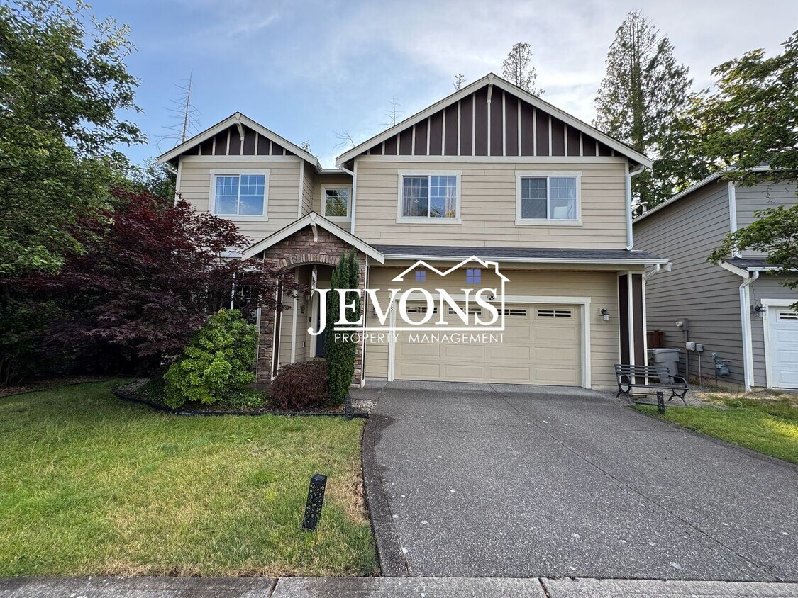 Primary Photo - Spacious 5-bedroom home in a great communi...