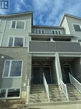 Building Photo - 925 Deveron Crescent