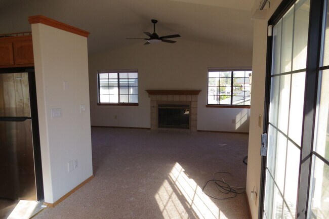 Building Photo - Solar Powered and Newly Updated Grover Bea...
