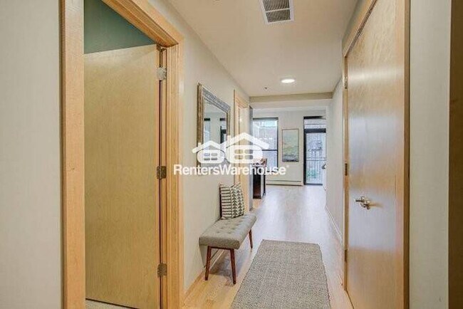Foto del edificio - 2 bedroom 2 bath Condo in Minneapolis Available April 4th!